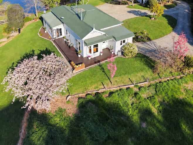 122 Malling Road, Redwood Valley