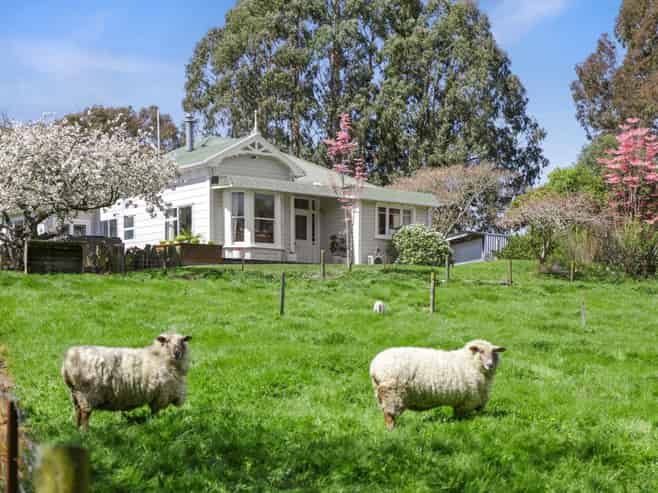 122 Malling Road, Redwood Valley