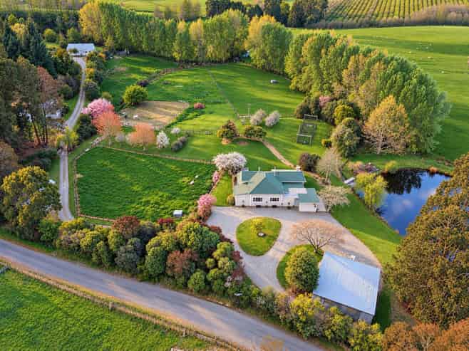 122 Malling Road, Redwood Valley