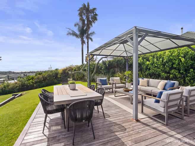 24 John Dee Crescent, Red Beach