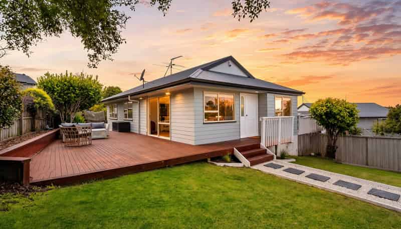 27 Ian Sage Avenue, Torbay