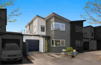 32 Menin Gate Crescent, Broomfield