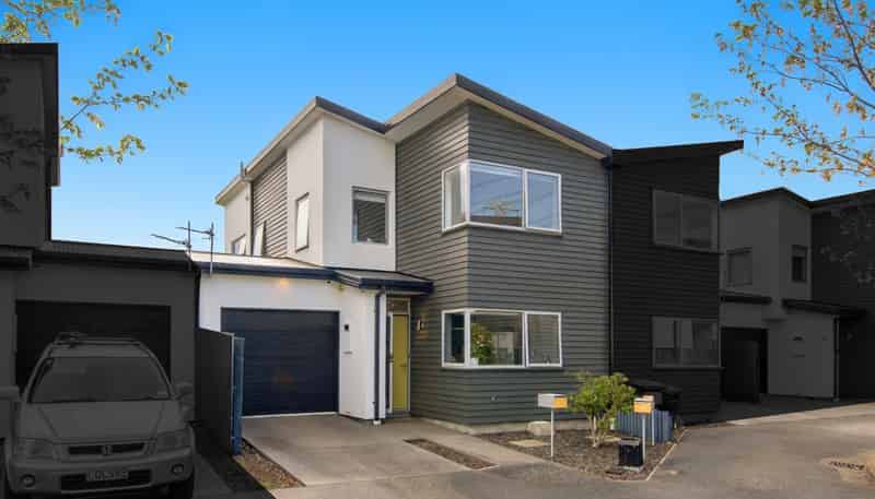 32 Menin Gate Crescent, Broomfield