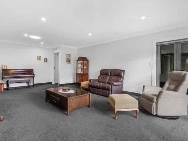 98 East Street, Greytown