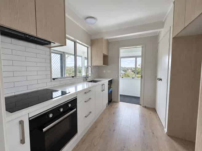 9/4 Woodside Avenue, Northcote