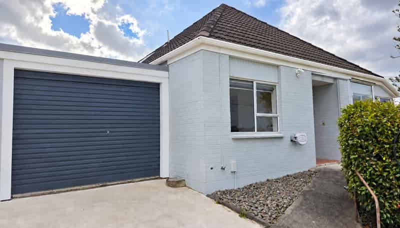 9/4 Woodside Avenue, Northcote
