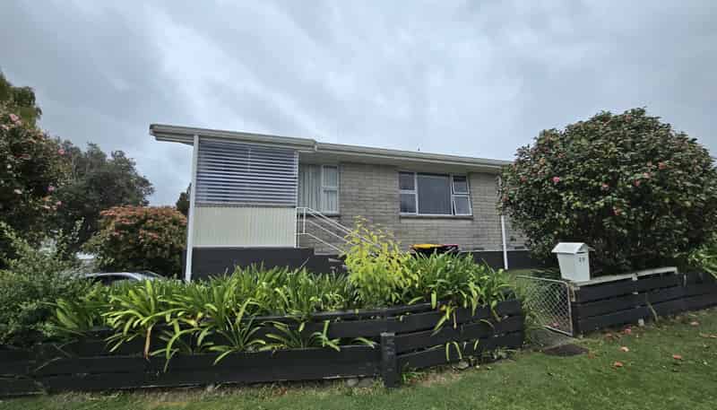 29 Hall Road, Matua