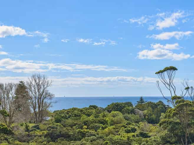 11 Humenga Place, Long Bay