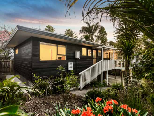 2/20 Bannerman Road, Western Springs