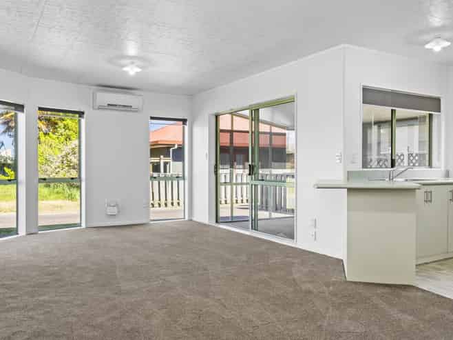 2/93 Rifle Range Road, Taupo