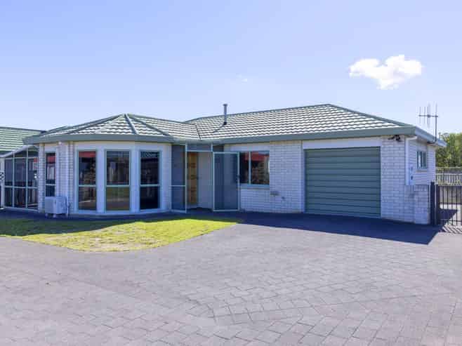2/93 Rifle Range Road, Taupo