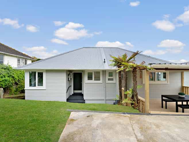 68 Tremewan Street, Tawa