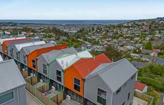 8/20 Henderson Street, Mornington