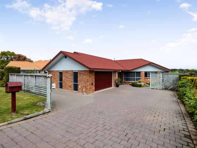 14 West Ridge Drive, Western Heights