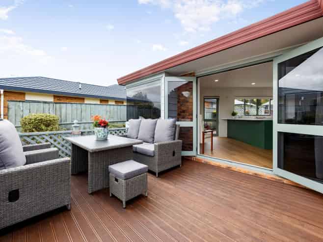 14 West Ridge Drive, Western Heights