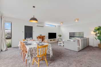 2/10 Etherton Drive, Weymouth