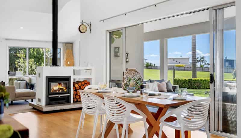 9 Intrepid Crescent, Beachlands