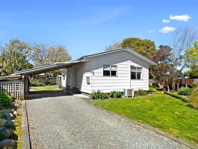 2 Tasman Crescent, Carterton