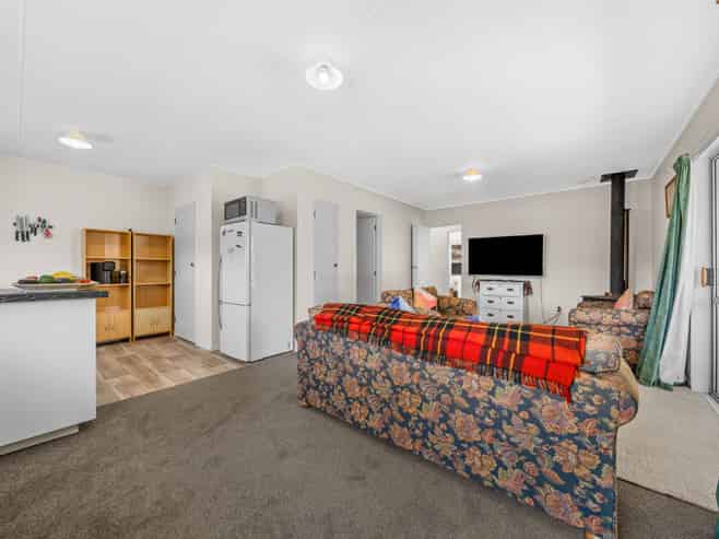 2 Tasman Crescent, Carterton