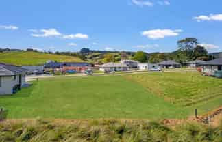 25 Manaaki Circle, Paparoa