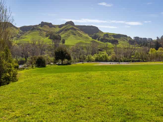 358 Kahuranaki Road, Havelock North