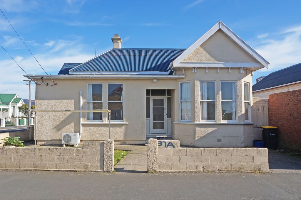 Two bedroom flat - St Kilda 1
