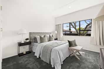 6/37 Middle Road, Havelock North