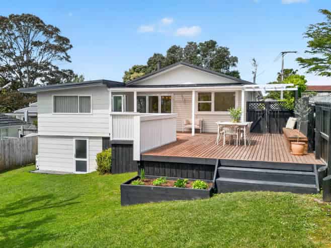 56 Totara Road, TE ATATU PENINSULA
