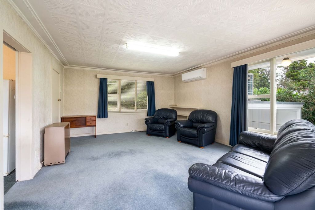 Sunny 2  Bedroom Home Close to Gardens Shopping Centre and University 4