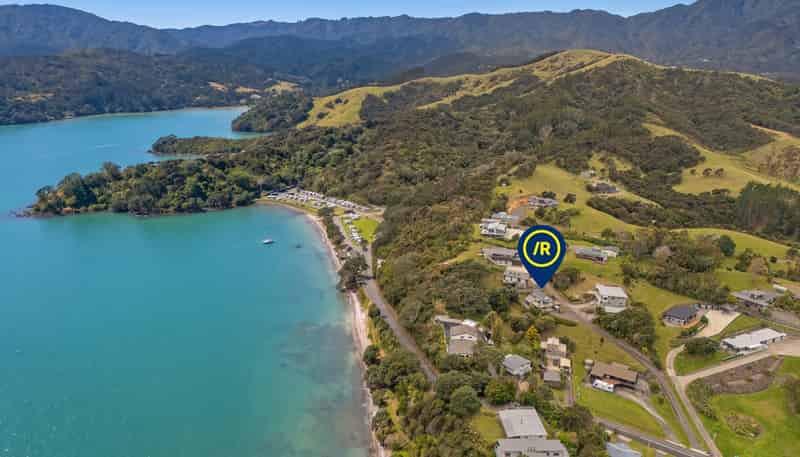 2894 Long Bay Road, Coromandel
