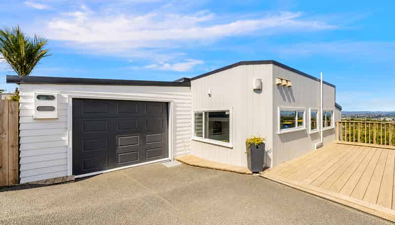 2/9 Sunset Road, Totara Vale