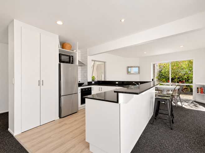 2/9 Sunset Road, Totara Vale