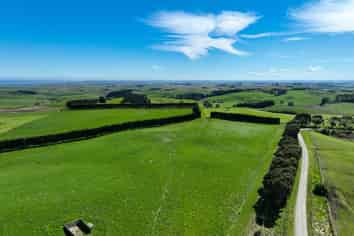 300 Jacks Hill Road, Waimahaka