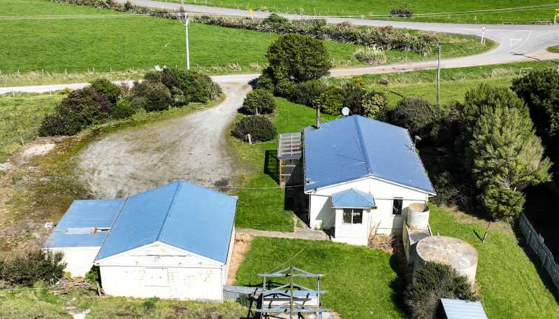 696 Jacks Hill Road, Waimahaka