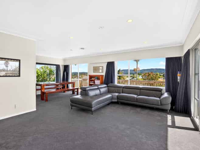 192 Sturges Road, HENDERSON