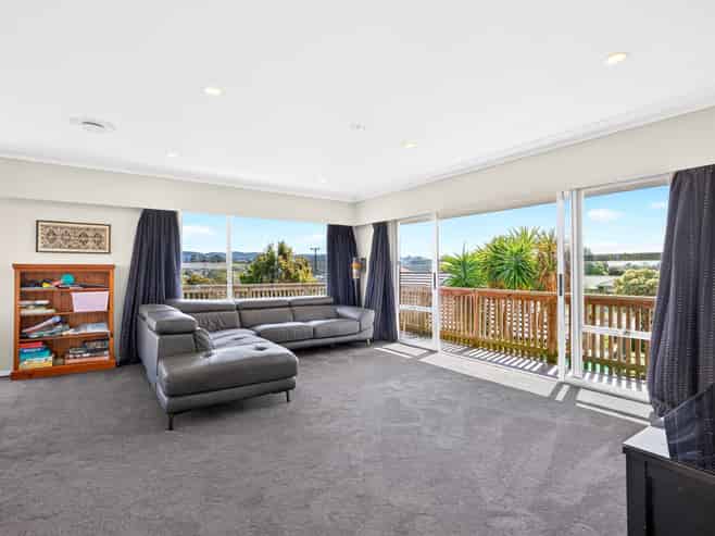 192 Sturges Road, HENDERSON