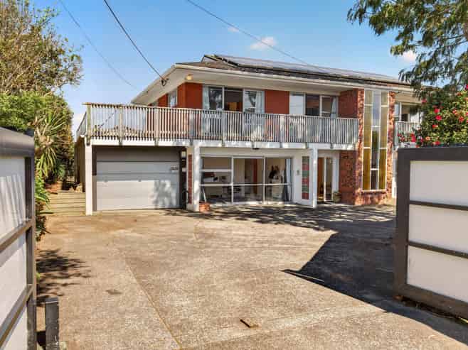 192 Sturges Road, HENDERSON