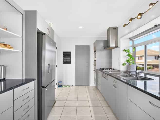 192 Sturges Road, HENDERSON