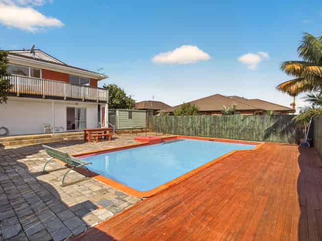 192 Sturges Road, HENDERSON