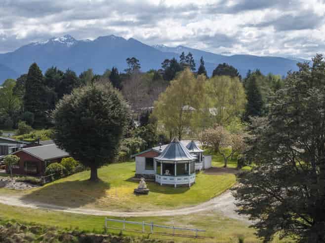 48 View Street, Manapouri