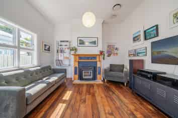11 Plunket Avenue, Petone