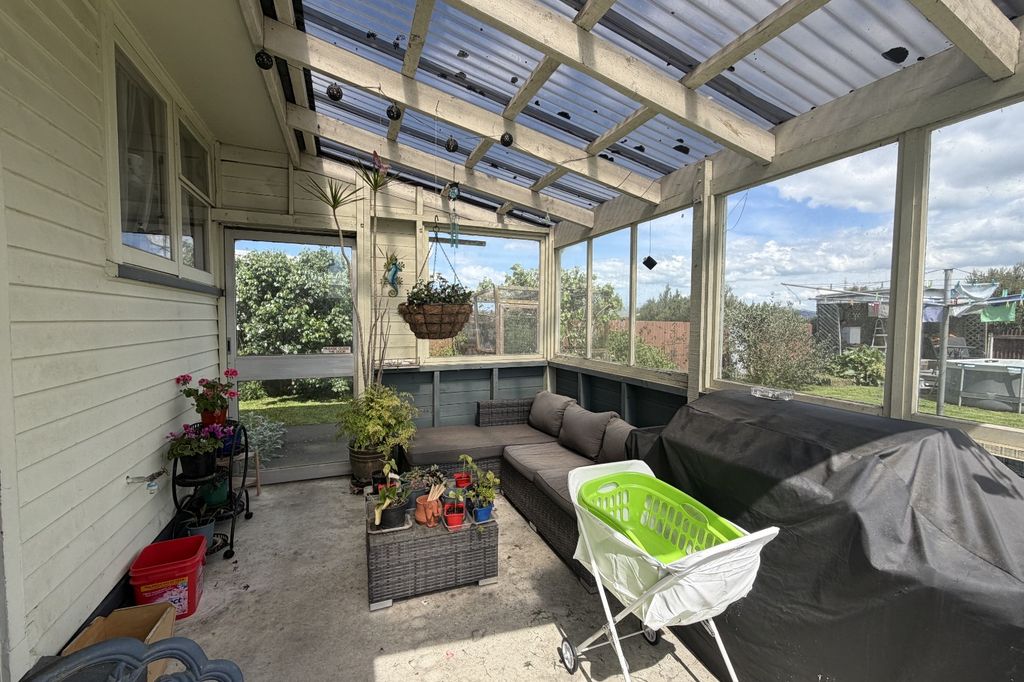 Homely on Huia 5
