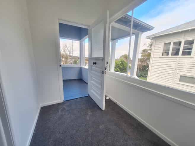 18 Heywood Crescent, Epsom