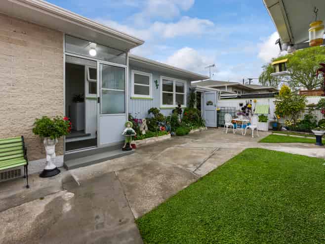 588 Queen Street East, Levin