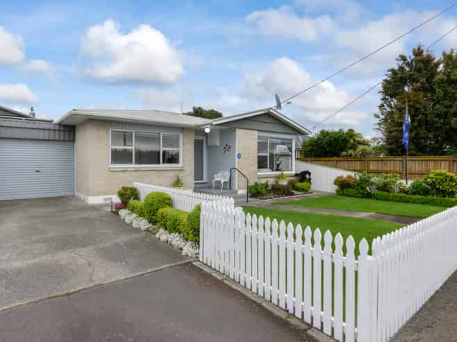 588 Queen Street East, Levin