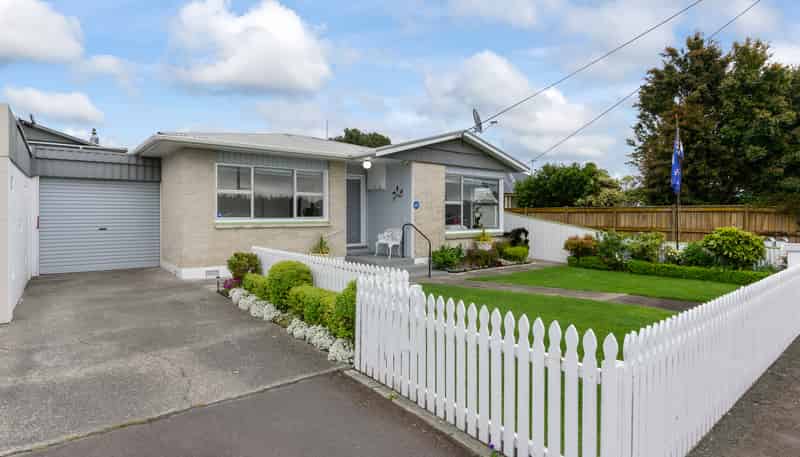 588 Queen Street East, Levin