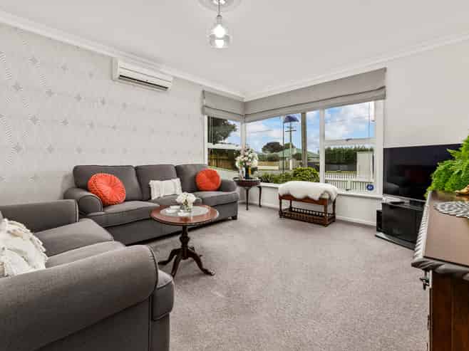 588 Queen Street East, Levin