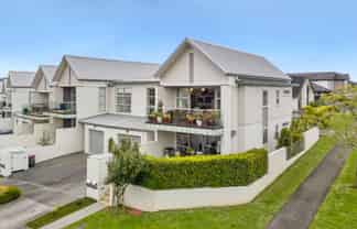 25B Blake Greens, Millwater