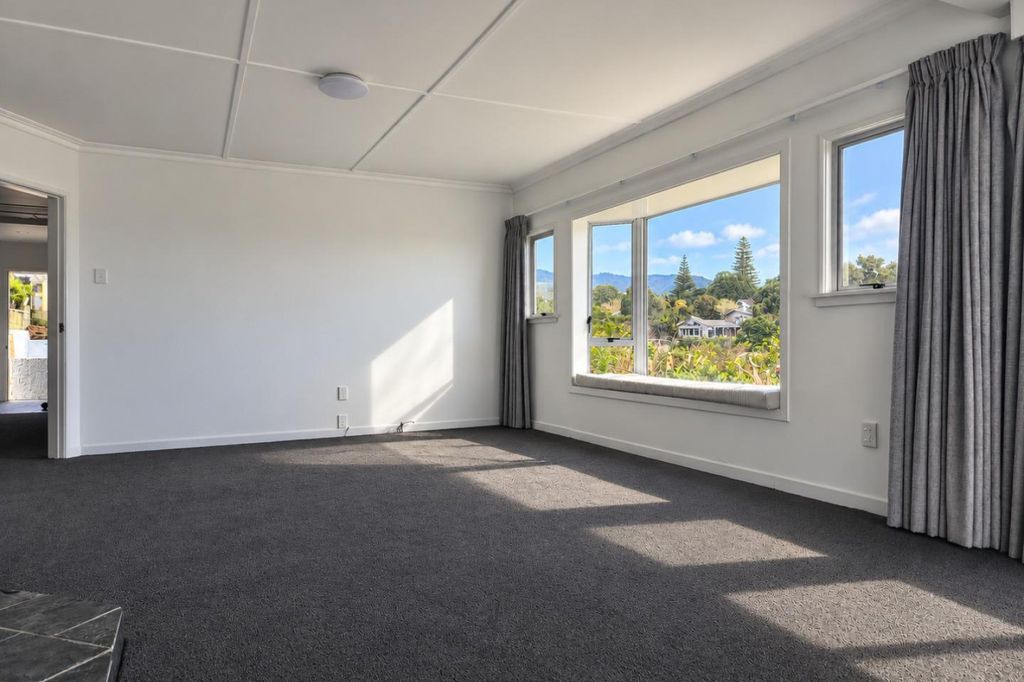 Coastal Living with Stunning Sea Views 5