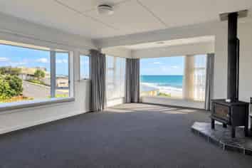 66 Messenger Terrace, Oakura